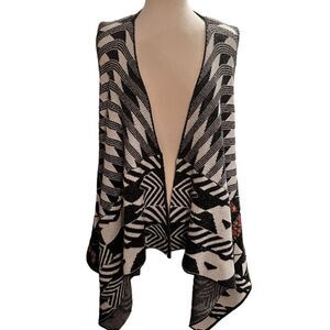 Colorful Bohemian Coatigan Cardigan Sleeveles Black & White size Medium